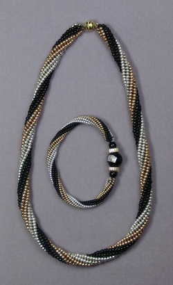 Herringbone Spiral Class Seed Beads